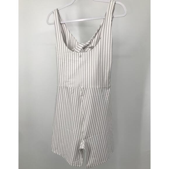 WeWoreWhat White Black Pinstripe Twist Cutout Bodysuit Romper XL - Picture 6 of 8